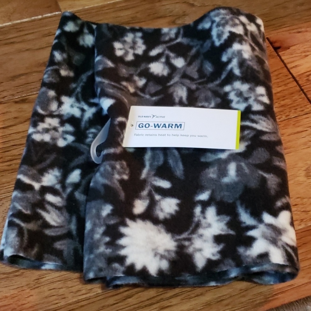 NWT Old Navy Go-Wrap